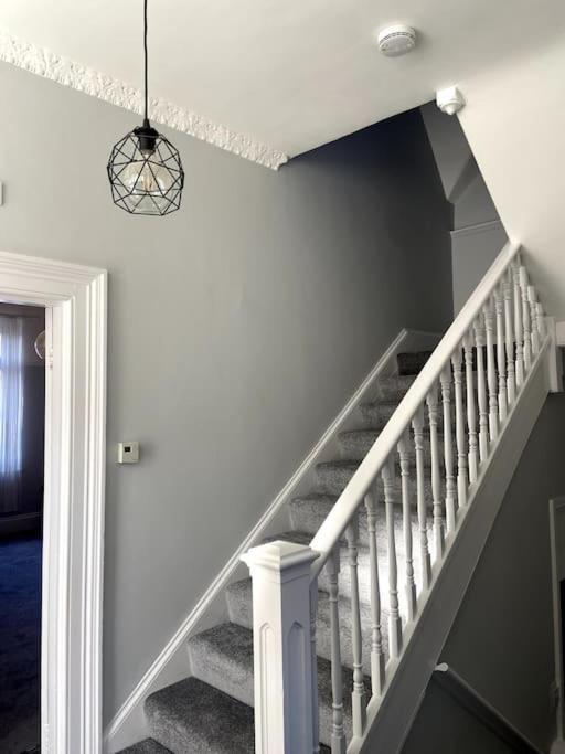 Large Boutique Self Catering Southsea Holiday Flat Портсмът Екстериор снимка