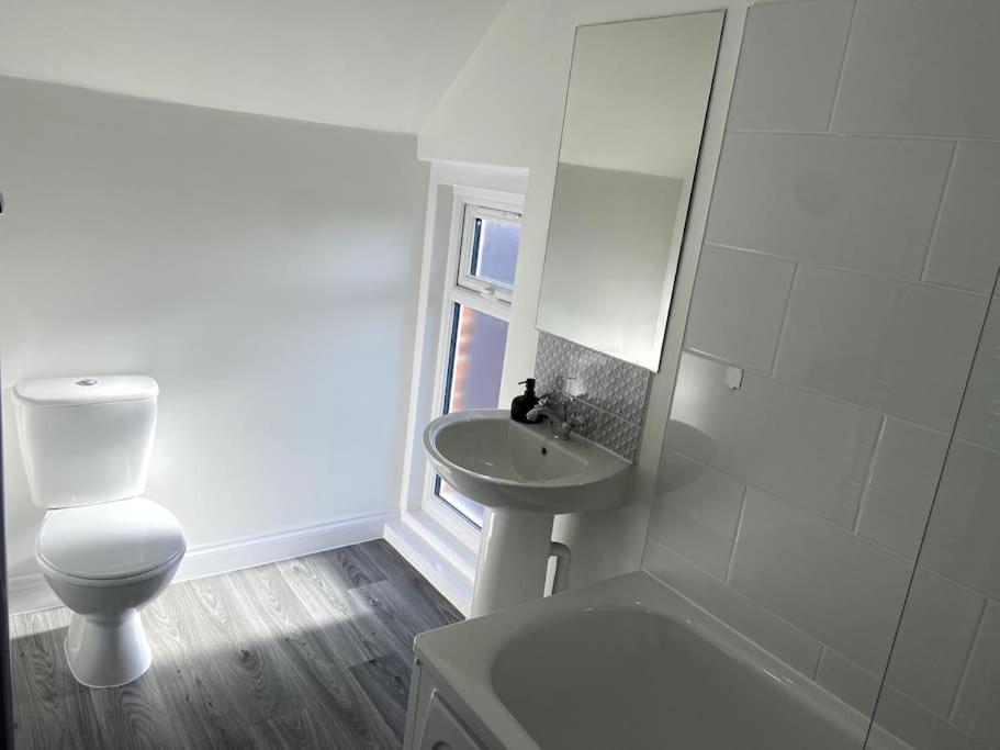 Large Boutique Self Catering Southsea Holiday Flat Портсмът Екстериор снимка